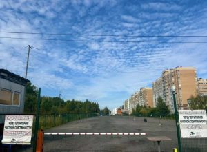 Автовладельцев Янино приглашают вернуться на парковки в районе ул. Голландской